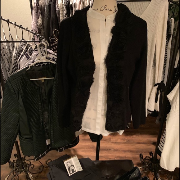 Red brand sweater - Picture 3 of 4